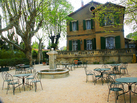 photo of La Treille, Ile de Piot, Avignon. ©J.Hulsey