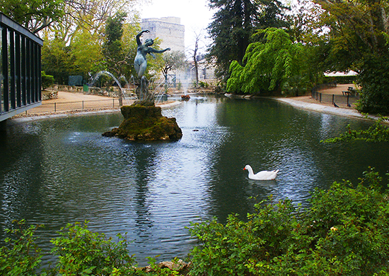 photo of public gardens, Avignon. ©J.Hulsey