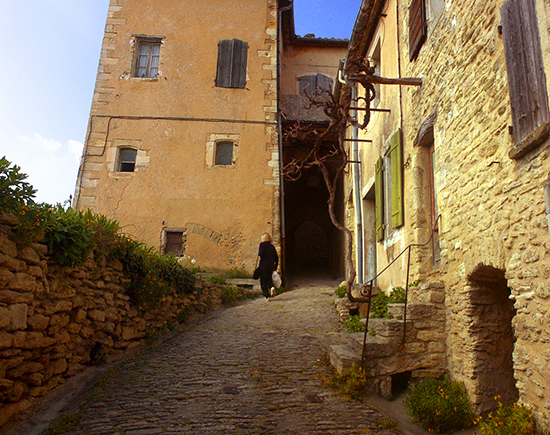 photo of Gordes, France. ©J. Hulsey