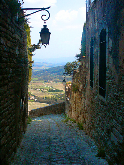 photo of Gordes, France. ©J. Hulsey