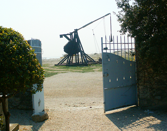 photo of Trebuchet, Les Baux.©J.Hulsey