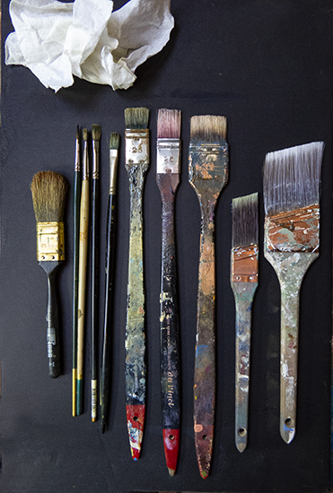 Photo of John Hulsey's oil painting brushes for tonalism.