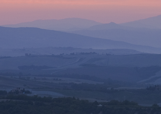 photo of Tuscan Sunset.© J. Hulsey paintiing workshops in Italy