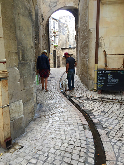 Photo of street in St. Rémy old town, © J. Hulsey